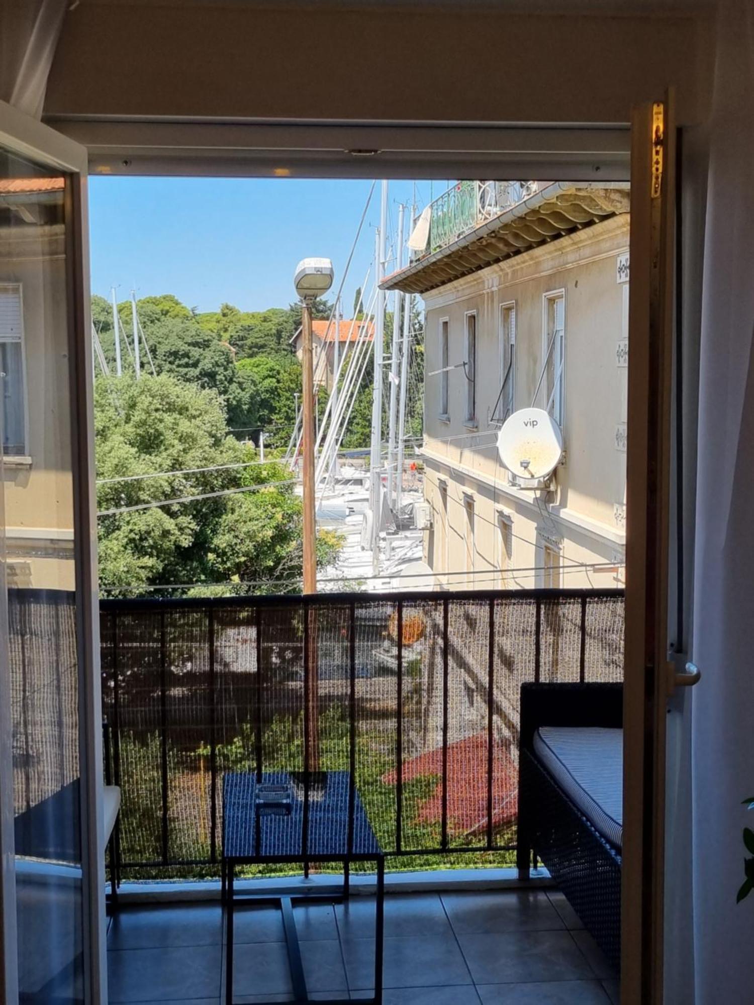 Apartment With View On City Marine Задар Екстериор снимка